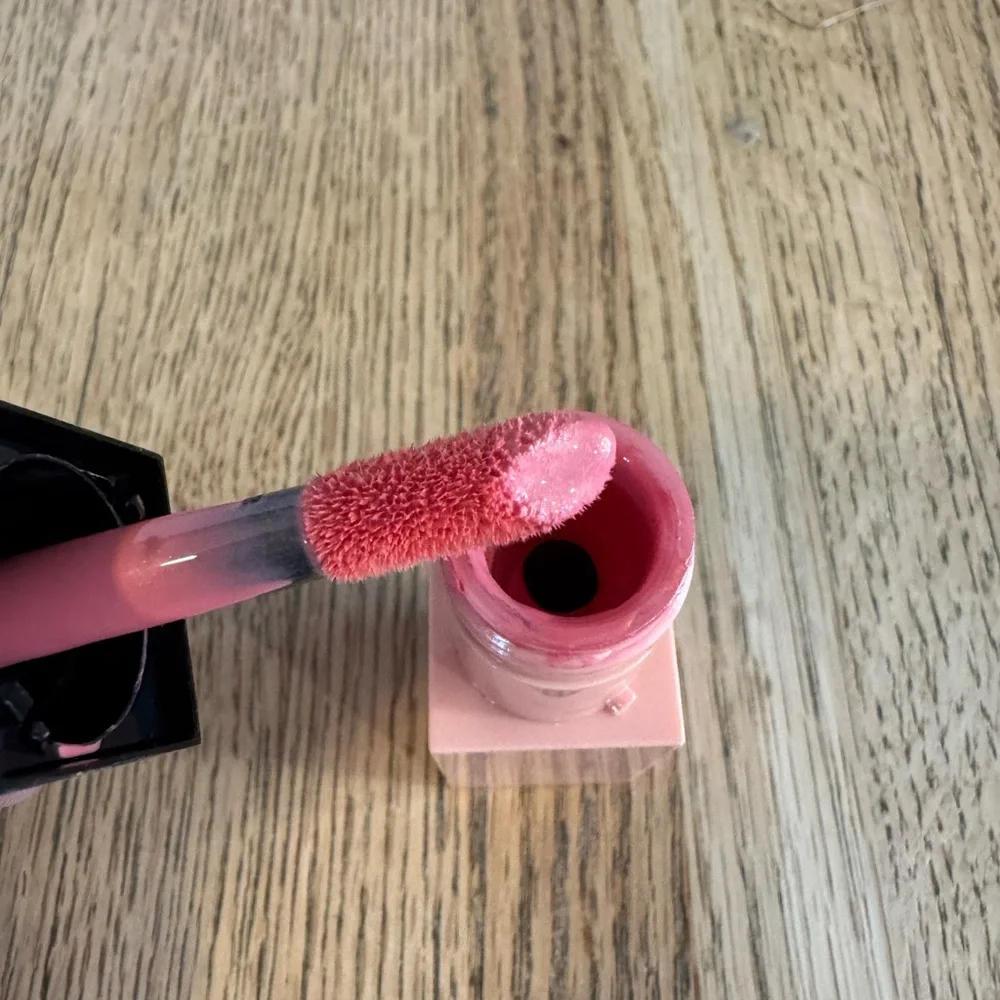 NARS Afterglow Liquid Blush in Orgasm - Picture 3 of 3